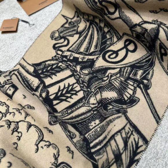 Burberry Beige and Black Checkered Women’s Scarf - Picture 4 of 6